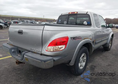 2003 Toyota Tundra Sr5 V8 z USA, uszkodzony, nr VIN 5TBBT44133S352879